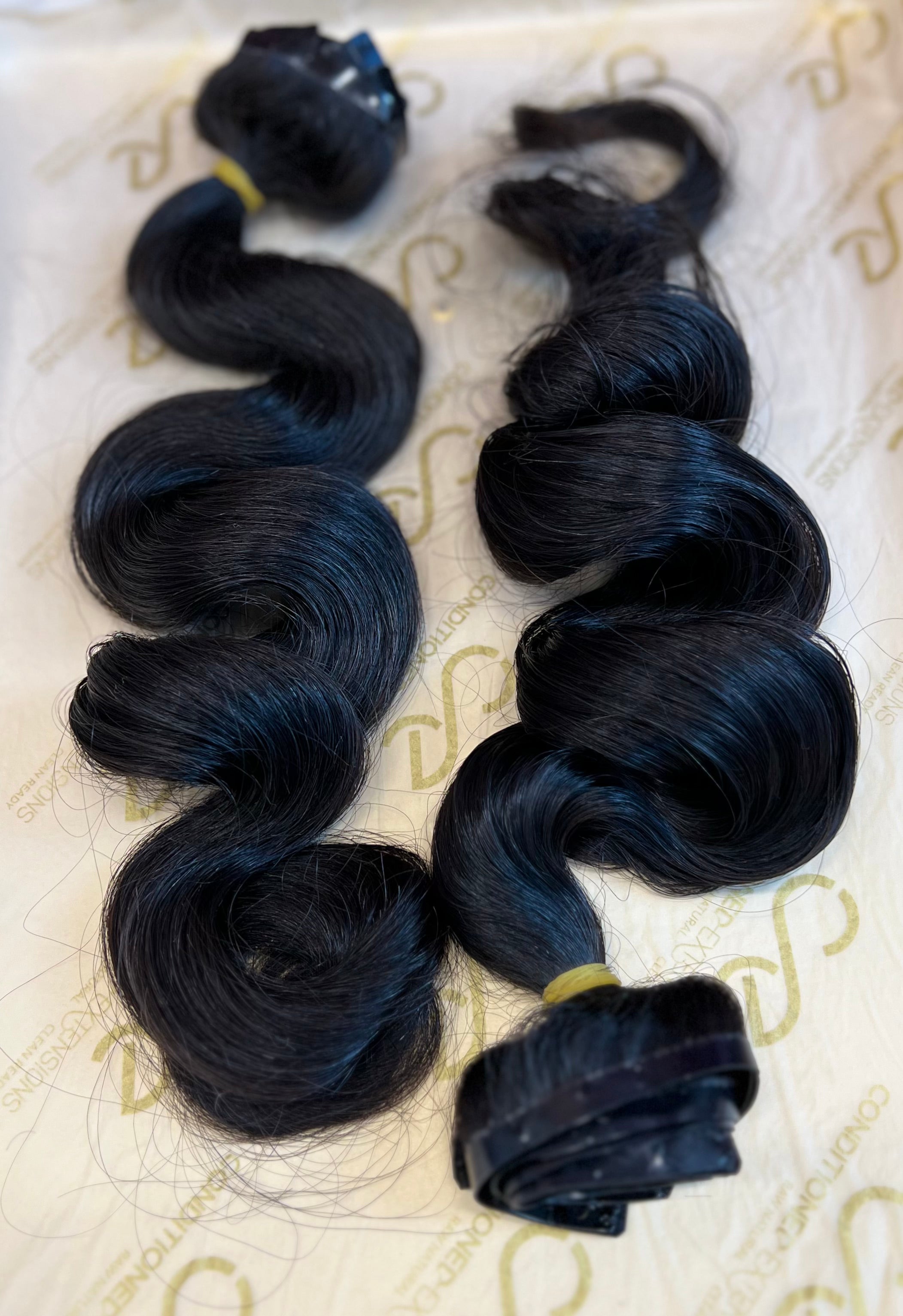 Raw Vietnamese Natural Wave Clip Ins 200 grams (2 bundles)